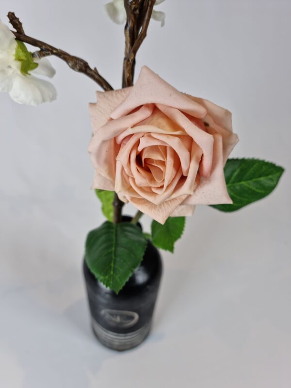 Elegance in Bloom - Image 2