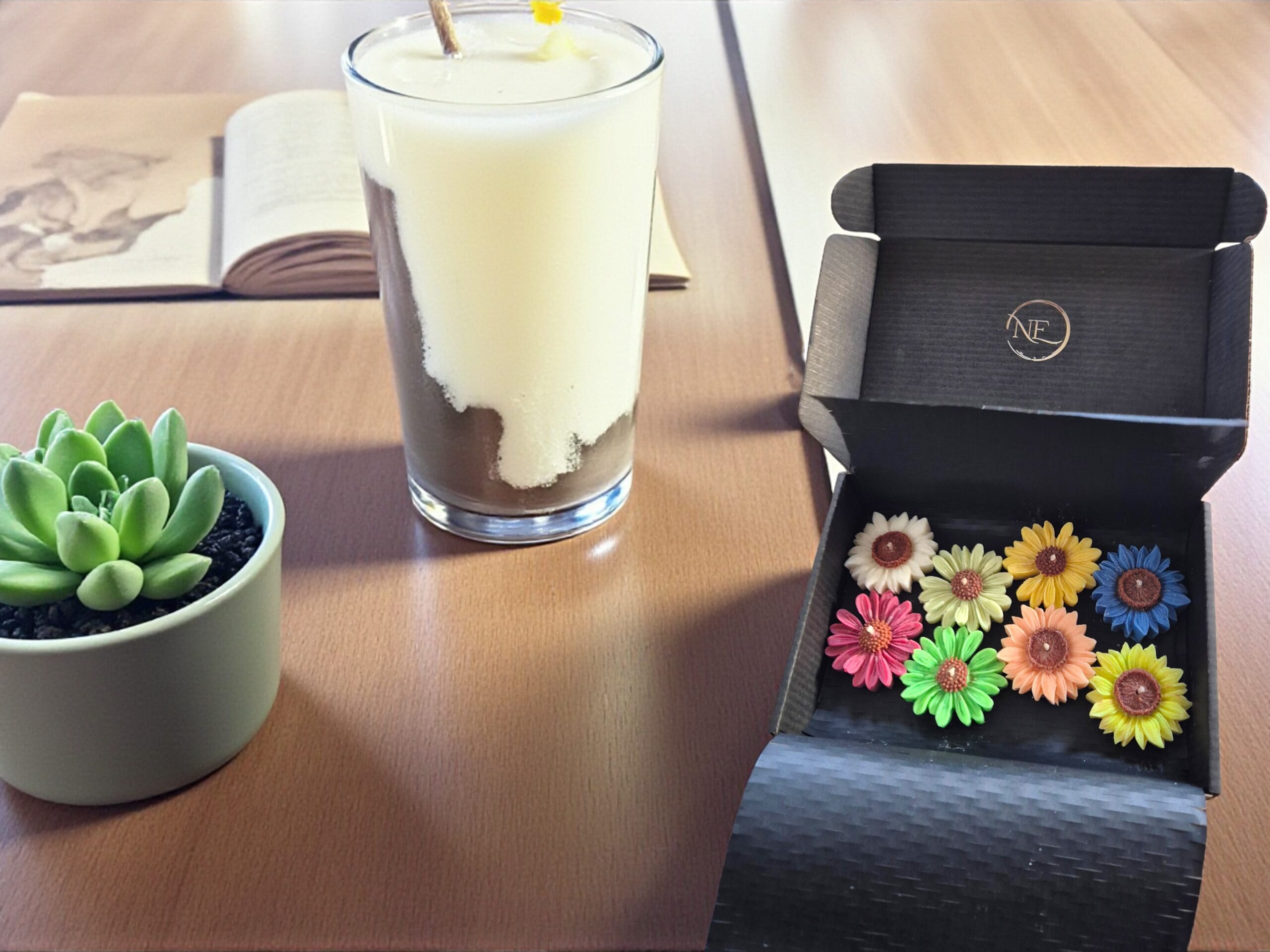 handmade-daisy-scented-candle-gift